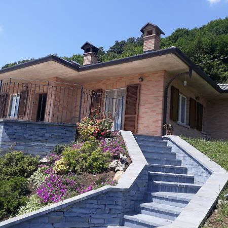 Casa "La Forcella" Villa Brembilla Luaran gambar